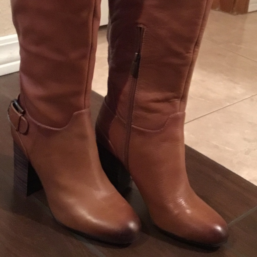 Absolutely amazing Vince Camuto riding boots.